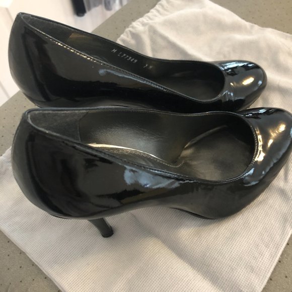 Stuart Weitzman Black Patent Leather Shoes - Size 7 - Picture 4 of 6
